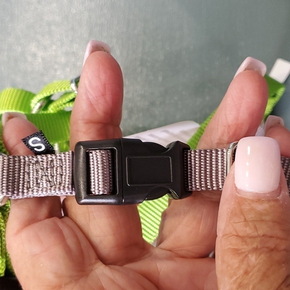EASY WALK, dog harness. New in box. Size small. Green/gray. No-pull. - Picture 4 of 11